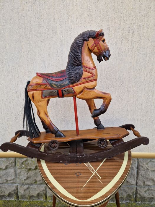 Уникална огромна антикварна дървена играчка люлка