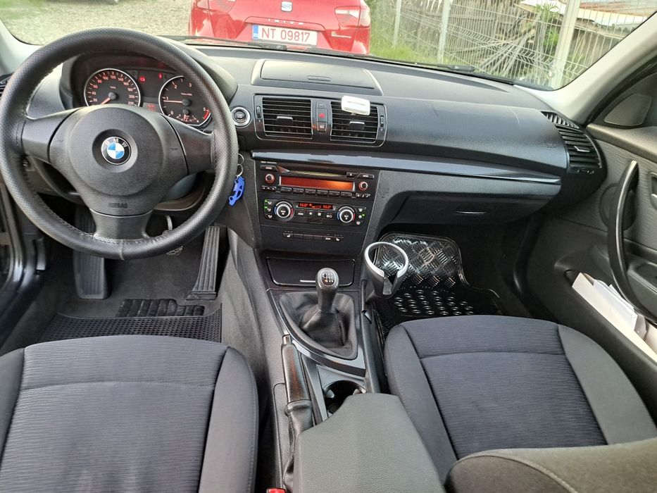 BMW 1 Series 2010 — imagine 5