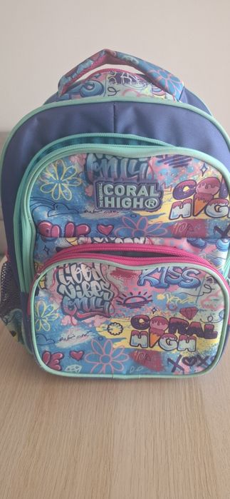 Vând ghiozdan școlar  Coral High pt copii (6-8 ani)