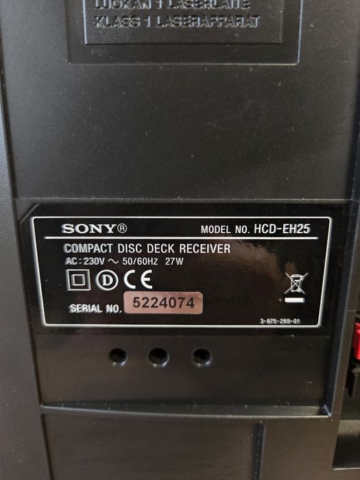 Mini combina audio Sony (radio, casetofon, CD, USB)