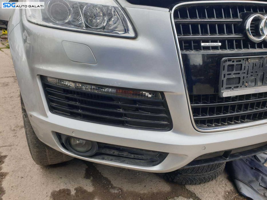 Bara Spoiler Fata Completa cu Grila Emblema cu Spalatoare si Locas Senzori Parcare Audi Q7 4L NFL Non Facelift 2007 - 2009 Culoare Light Silver Metallic LY7W [Q2822]
