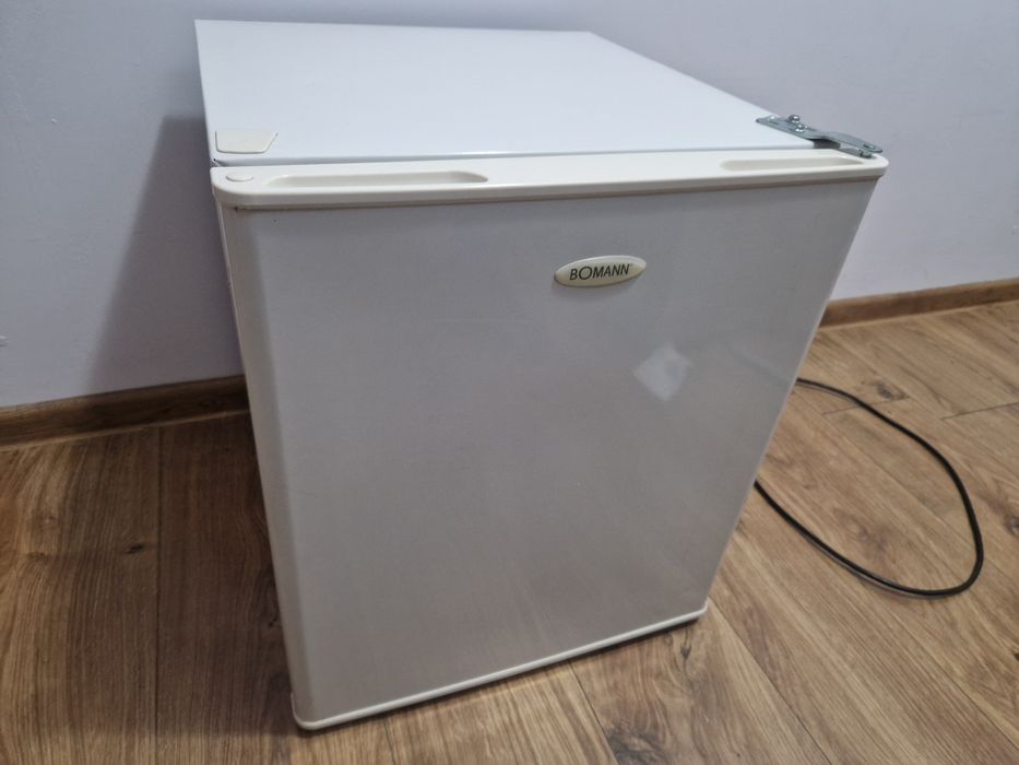 Хладилник мини бар работещ отлично  49  евро