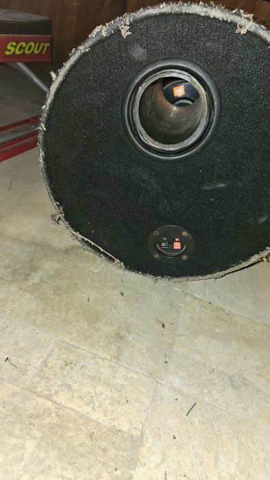 Бас каса за кола JBL