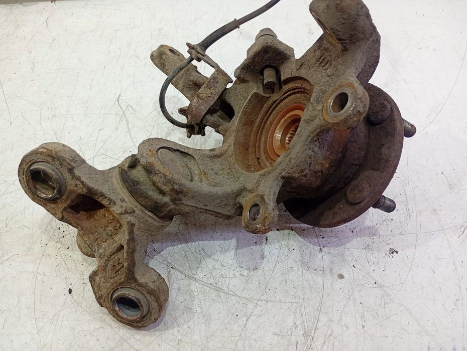Fuzeta dreapta fata Nissan Primera P12 (2001 - 2008) 1.8 benzina QG18DE