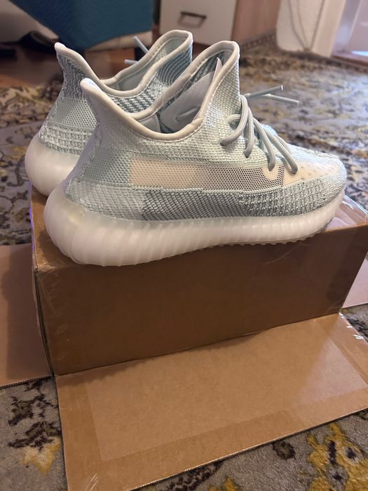 Yeezy 350 Cloud White