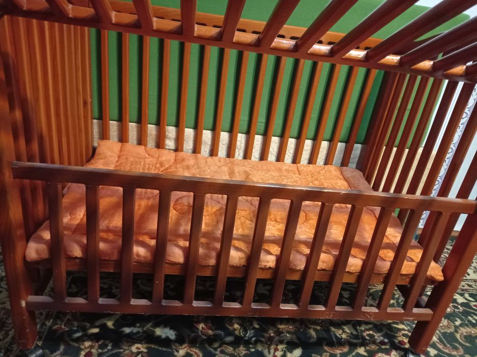 Детская кровать-манеж