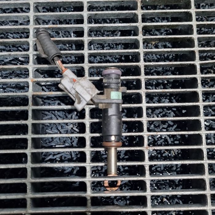 Injector Dacia Sandero 2 Facelift 1.0 SCE 2016 - 2020 73CP B4D 401 B4D 400 B4D 490 ...