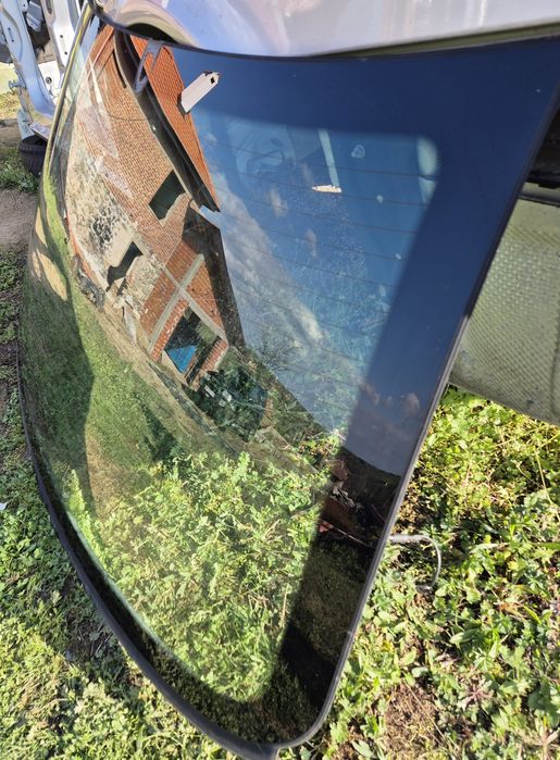 Оригинално задно стъкло мерцедес w211 седан класик