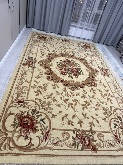 Ковёр в отличном состояния