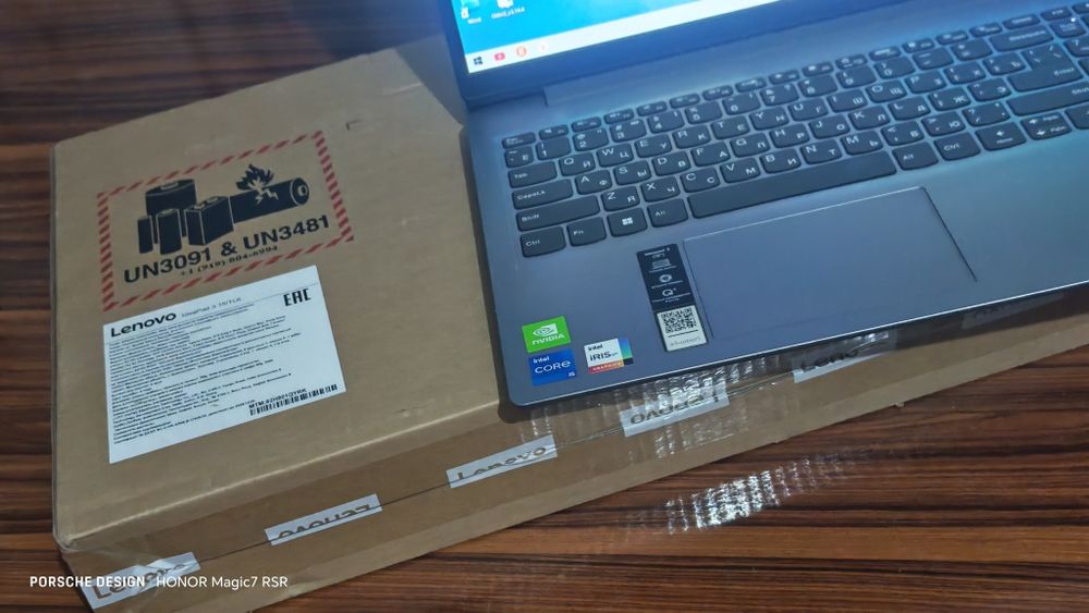 Nautbuk Lenovo SSD 256 1 Terra xotira