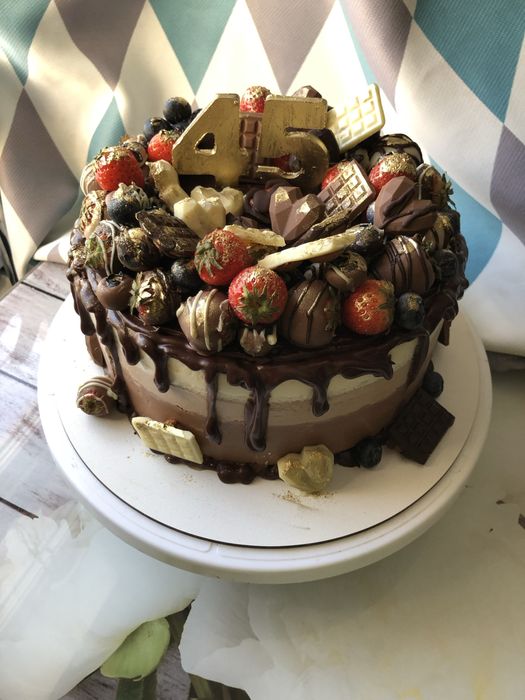 Торт на заказ к вашему празднику