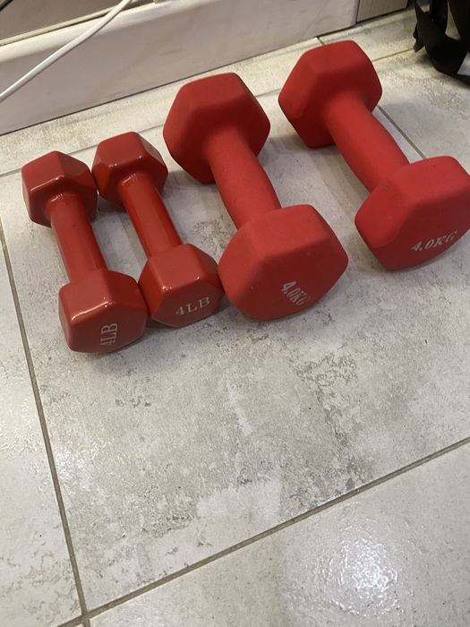 Продам гантели 2 кг, 4 кг
