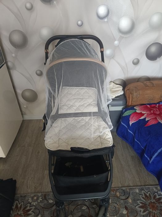 Продам коляску состояние нового