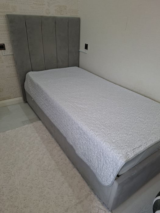 Продам кровать. С матрасом