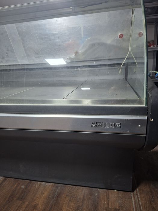 АЗН витрина холодильник сотилади