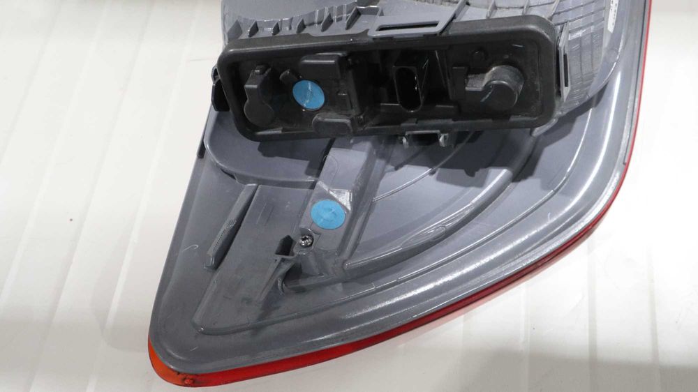 Десен външен стоп Н7 с крушки БМВ Х3 Ф25