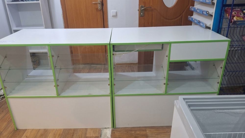 Продам стелажи, холодильник, полки продам