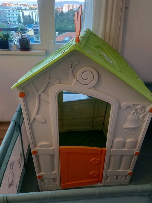 Детска пластмасова къща