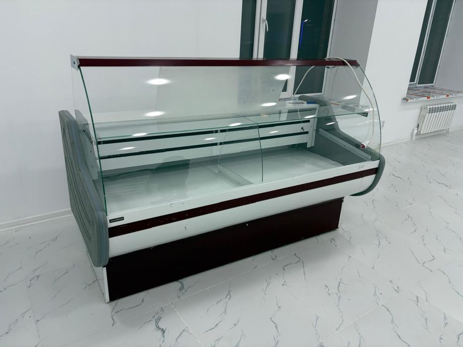 Продам витринный холодильник