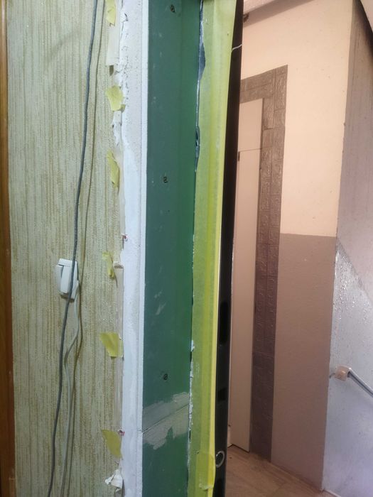 Отделка откосов после установки окон и дверей -демонтаж старых.