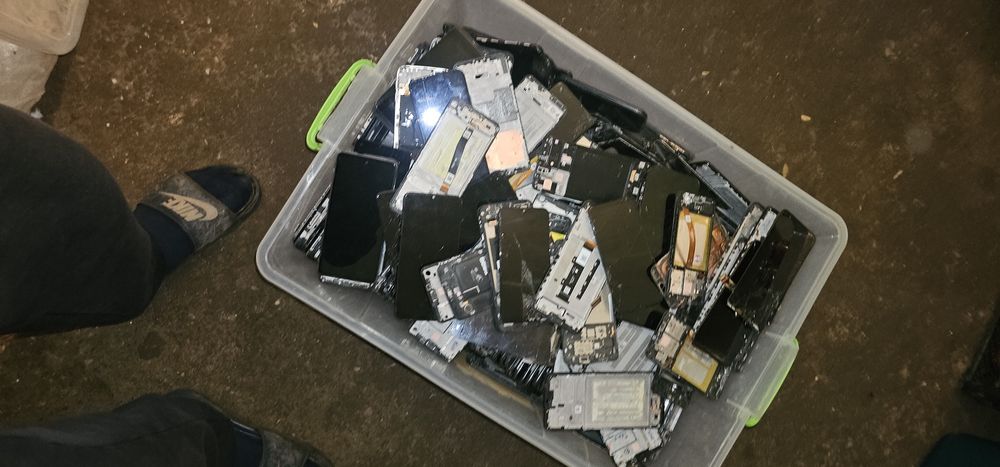 Vand piese telefoane