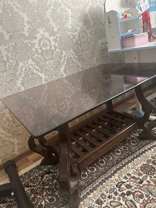 Jurnalniy stol, yangidek, idealniy