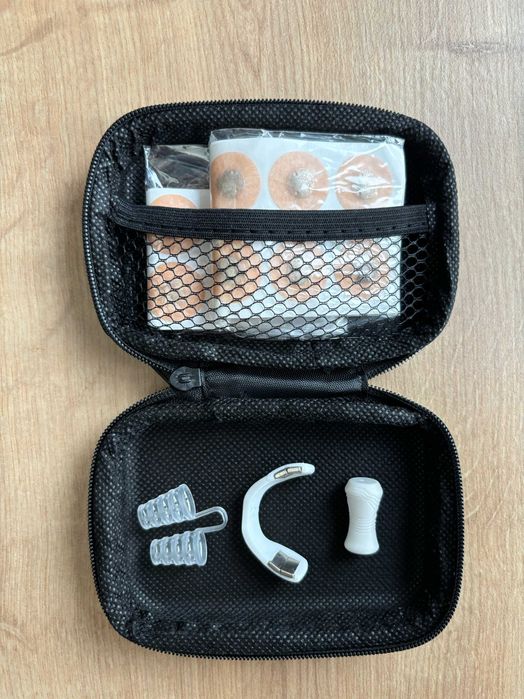 Dispozitiv anti-sforăit pentru somn îmbunătățește respirația