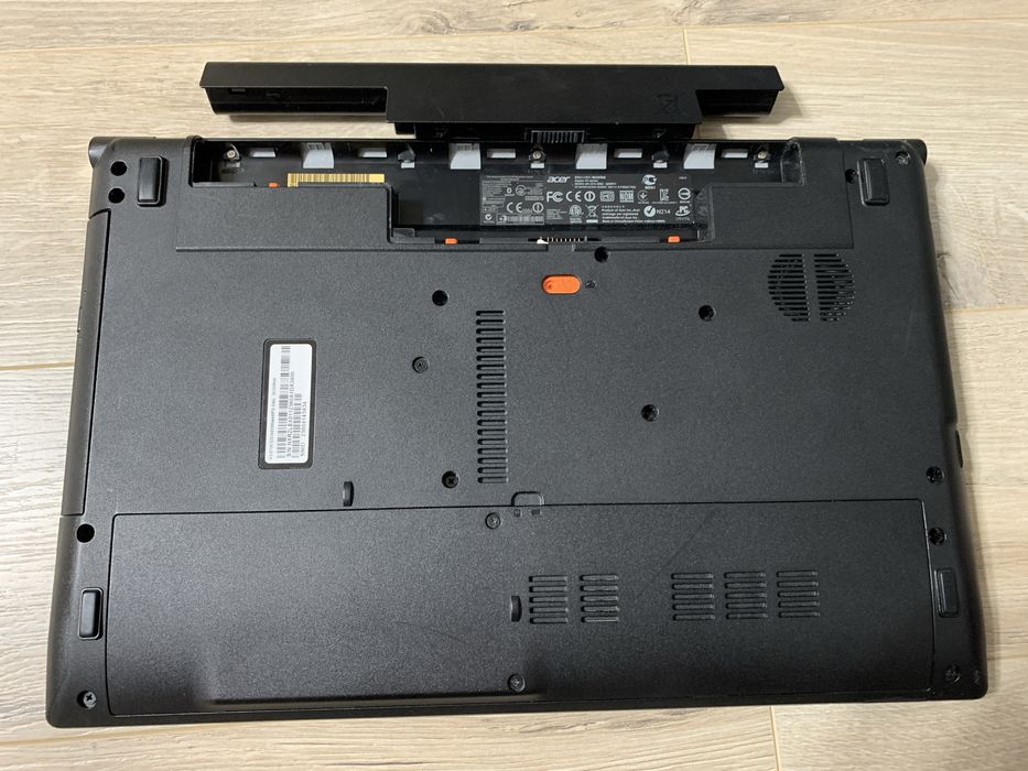 Vand/schimb laptop Acer V3-571G-53214G50Makk, i5-3210M, SSD 500GB,  8 GB,  GT630M 2GB