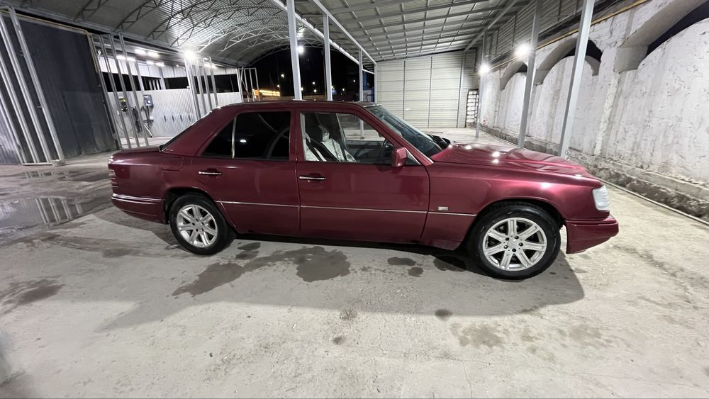 Мерседес Е220 автомат