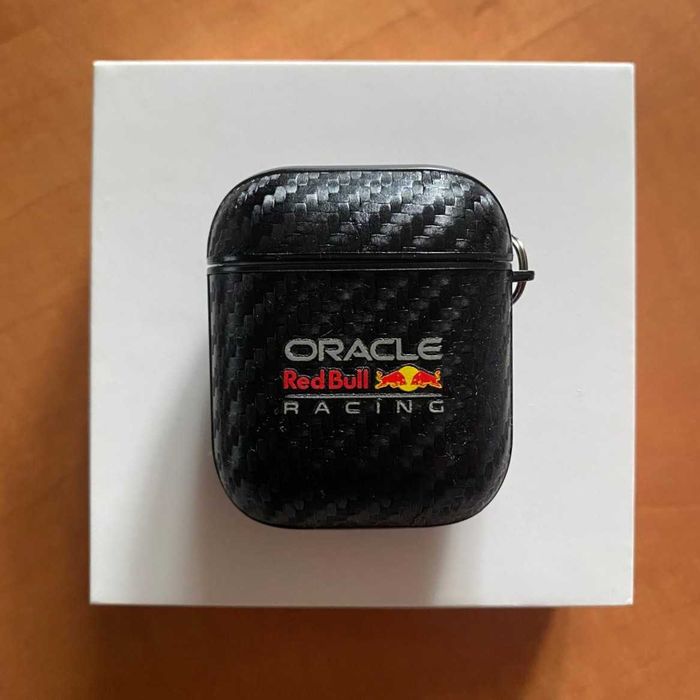 Apple AirPods 2 Wireless Charging Case cu husă Red Bull