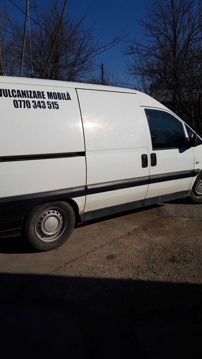 Autoutilitara echipata pentru vulcanizare