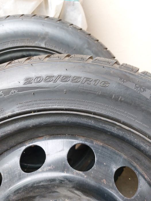 Vând jante cu anvelope de iarnă 205/55/R16  pt  BMW 320