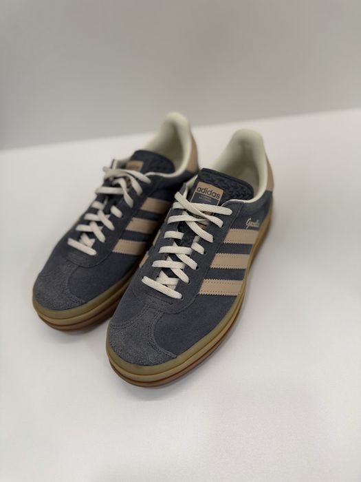 Маратонки Gazelle Bold, сиви, бежови, велур