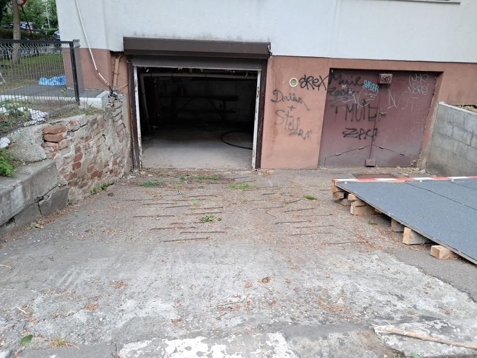 Vand garaj Ion Mihalache 321, 18 mp