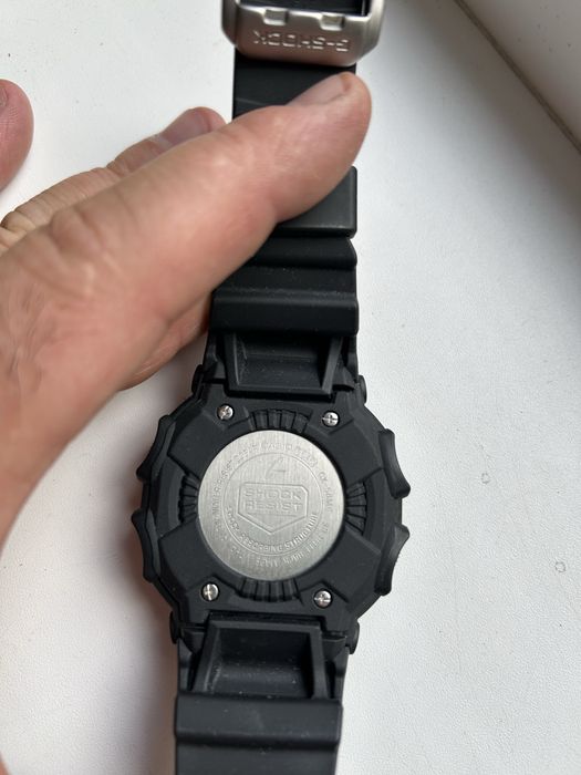 Vand doua ceasuri g-shock solare
