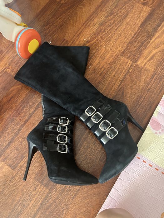 Замшевые сапоги черные