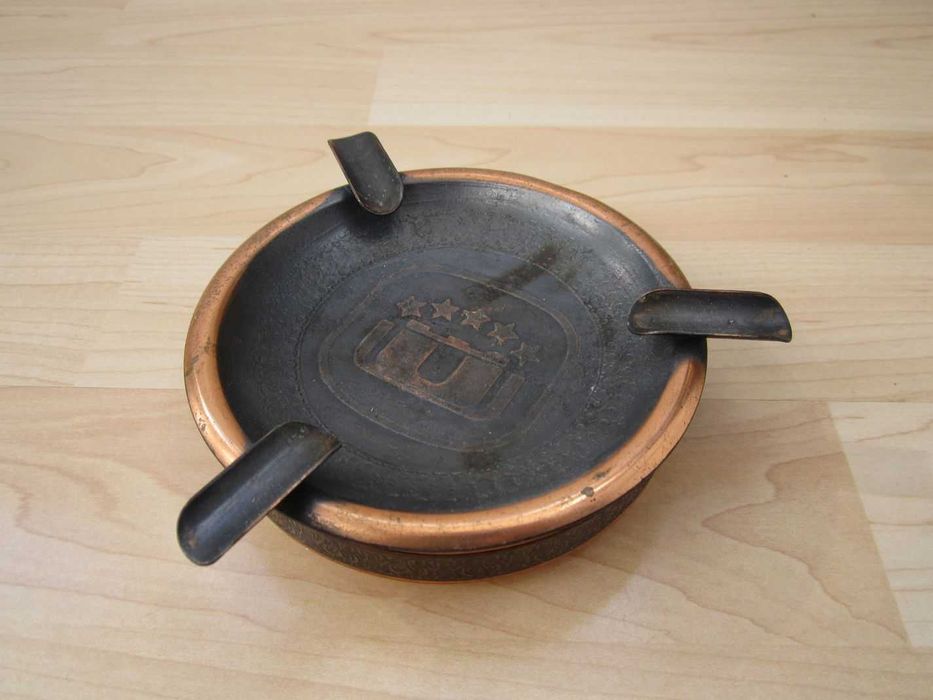 Меден пепелник, декоративен