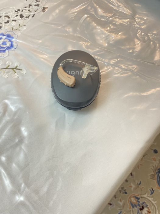 Срочно продам слуховой аппарат