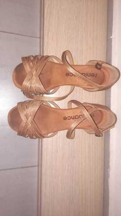 Детски обувки за спортни танци