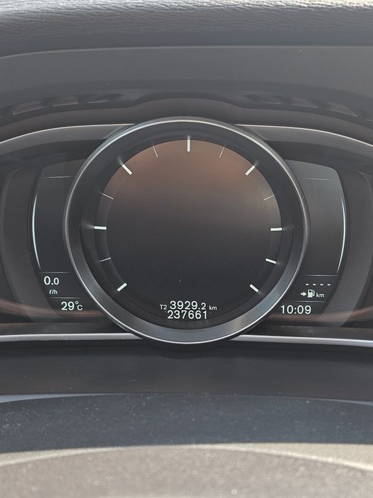 Vând Volvo v40 2015