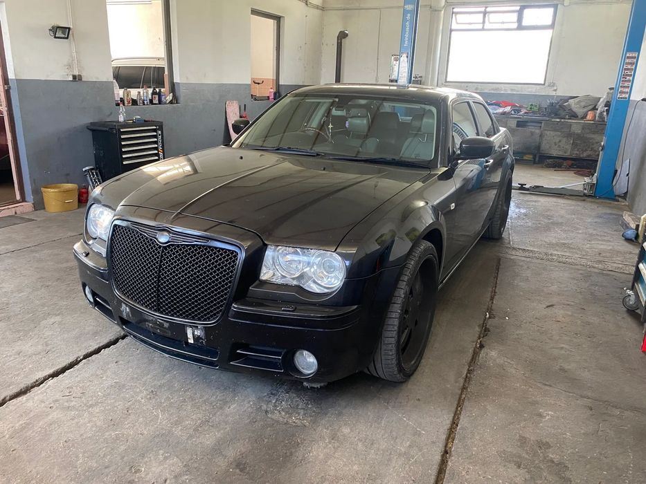Dezmembrez piese Chrysler 300c