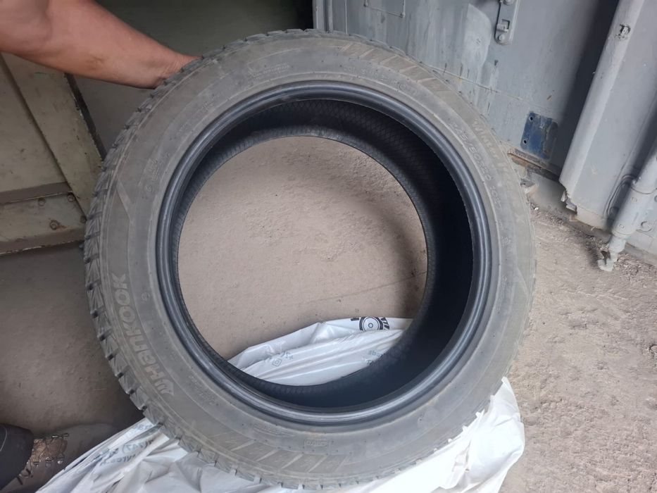 Продам зимние шины липучка hankook