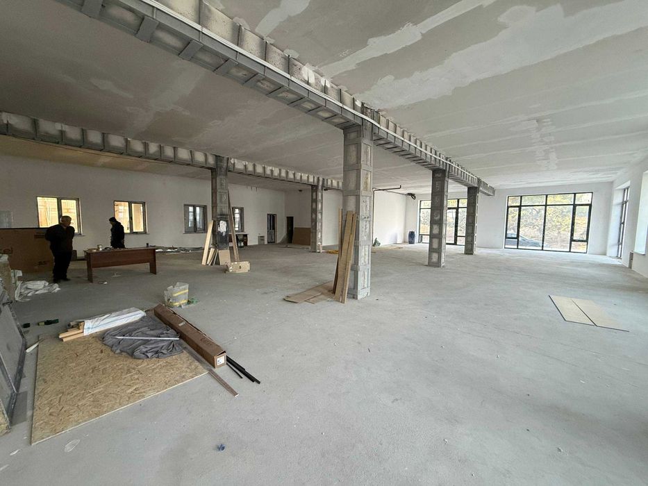 Сдаётся в аренду 3-этажное здание — 1 линия, Юнус Абад, ул Ахмад Дониш