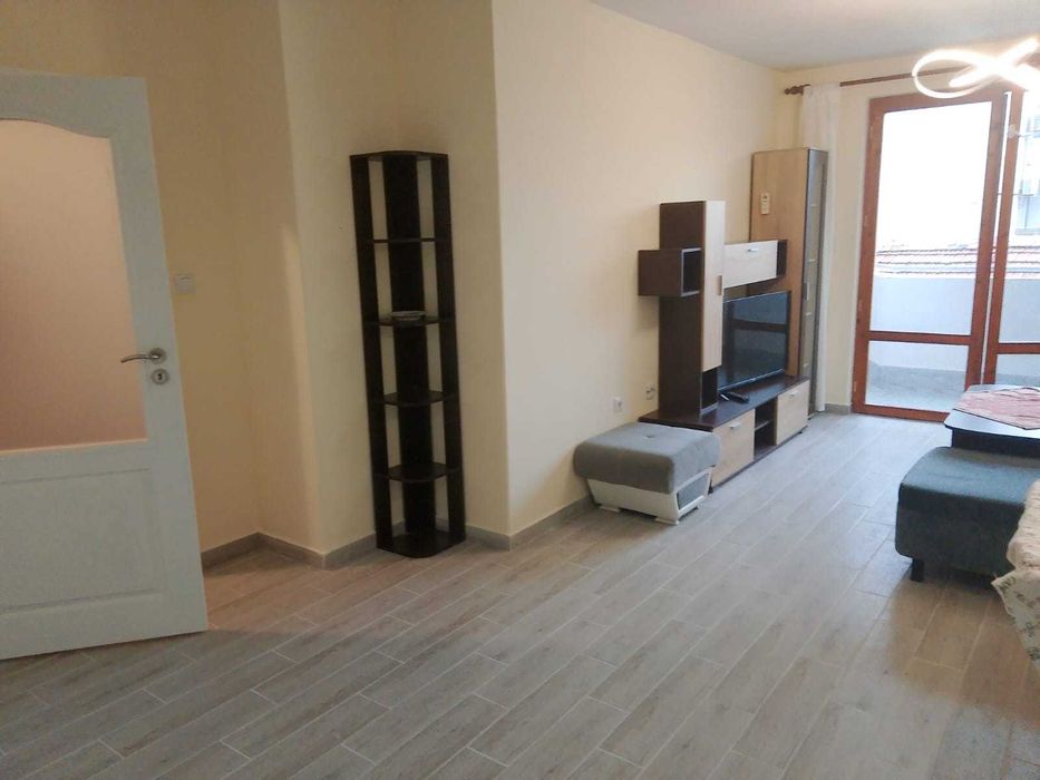 Дава се под наем Двустаен апартамент в Пловдив, Христо Смирненски - 65 кв.м за 402.9 € - Снимка #1