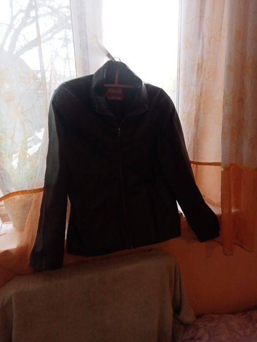 Кожаная куртка продам