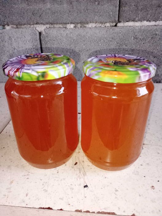 Продавам пчелен мед букет