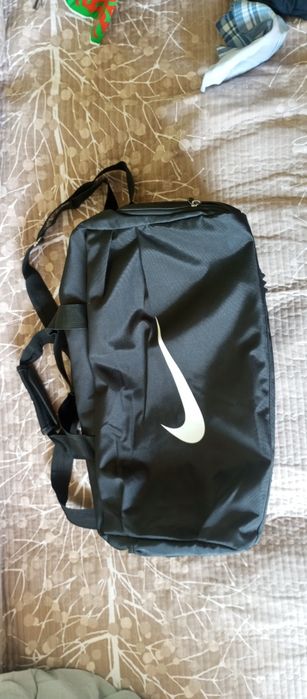 Новую сумку продам