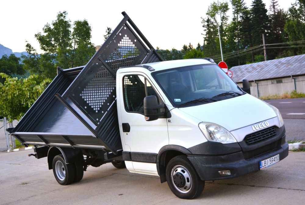 Iveco Daily 2012 basculabil pe 3 parti