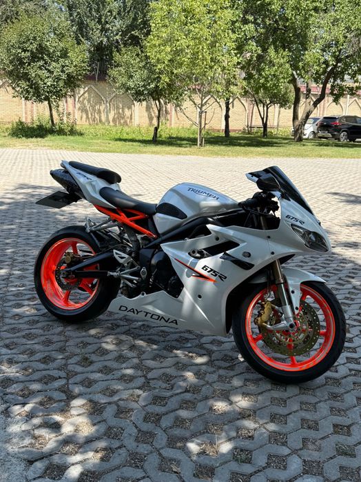 Продаётся TRIUMPH DAYTONA 675 в идеальном состоянии