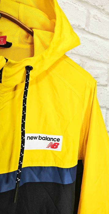 New Balance Оригинално мъжки тънко яке с качулка размер М